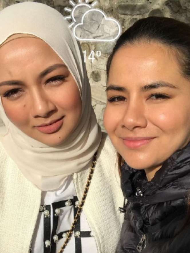Potret Noor Nabila yang Dikabarkan Tunangan Engku Emran