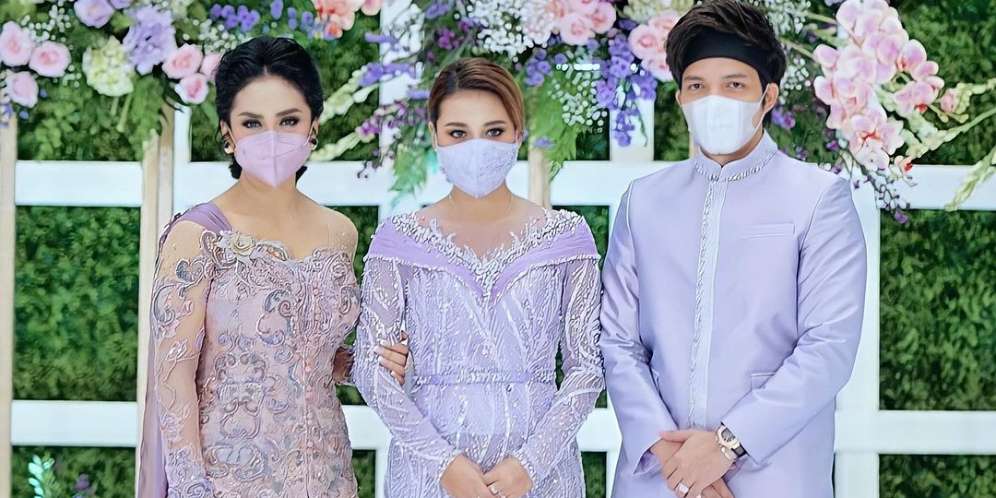Potret Kebaya Krisdayanti yang Disorot Saat Lamaran Aurel-Atta