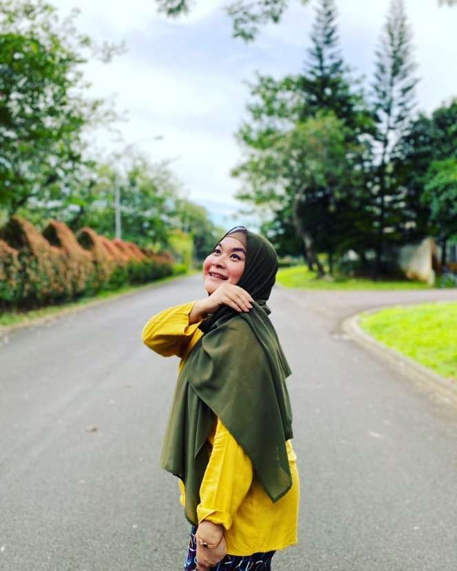 5 Potret Terbaru Ulfa Dwiyanti Usai Vakum dari Dunia Hiburan