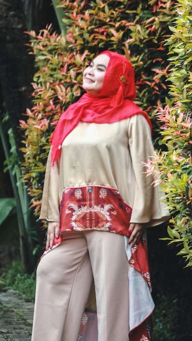 5 Potret Terbaru Ulfa Dwiyanti Usai Vakum dari Dunia Hiburan