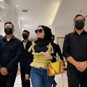 Potret Selebgram Herlin Kenza yang Selalu Dikawal 9 Bodyguard