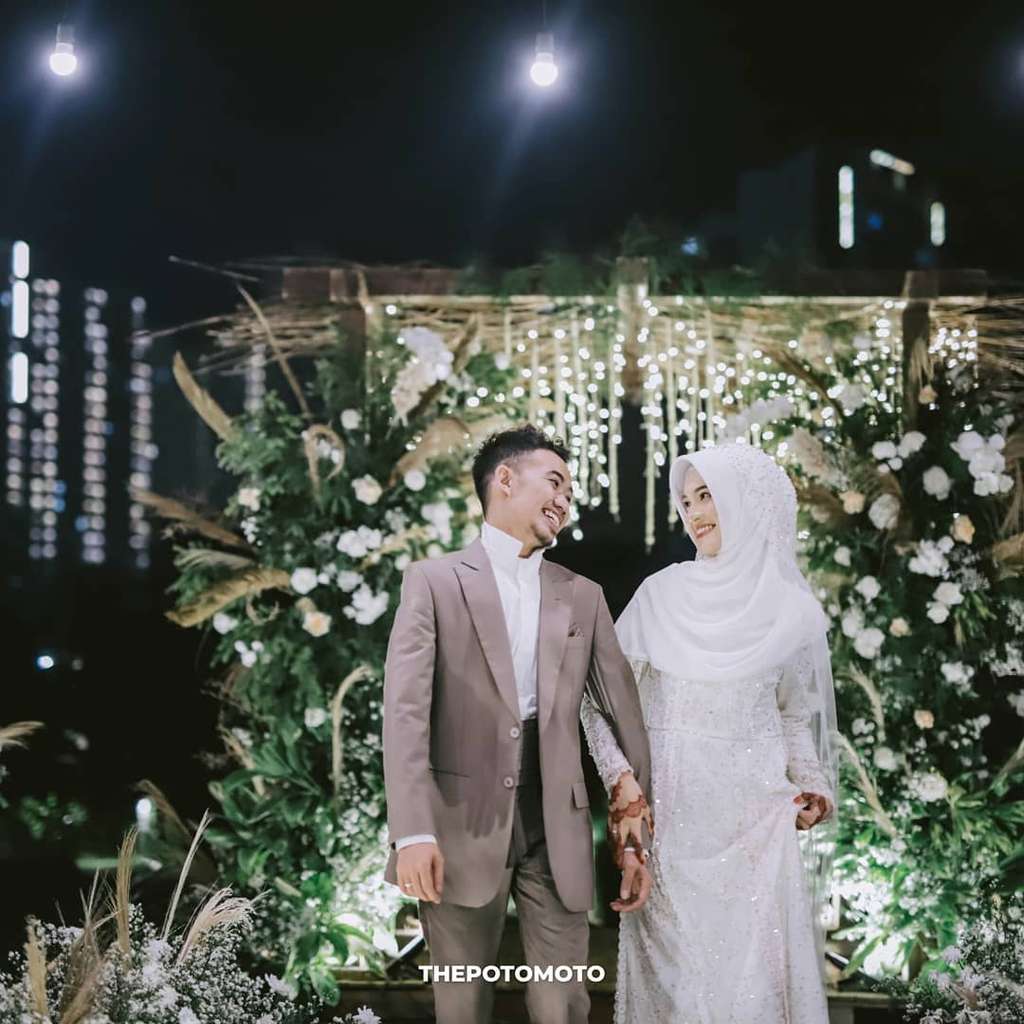 Potret Romantis Ustaz Syam dan Jihan Setelah Menikah
