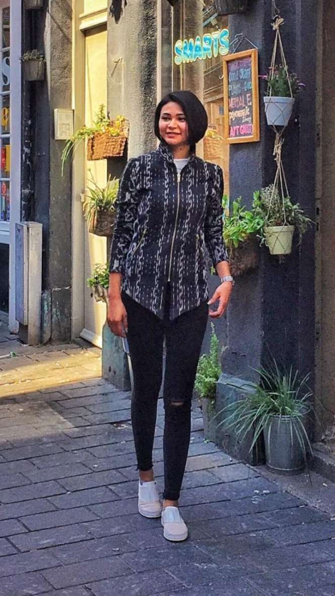 Kartika Sary, Adik Yuni Shara dan KD yang Jarang Terekspos 