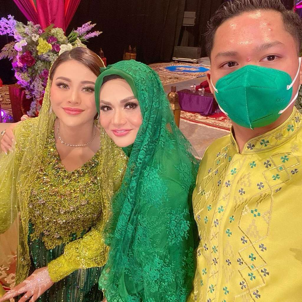 Momen yang Ditunggu Foto Bareng Krisdayanti, Aurel dan Azriel
