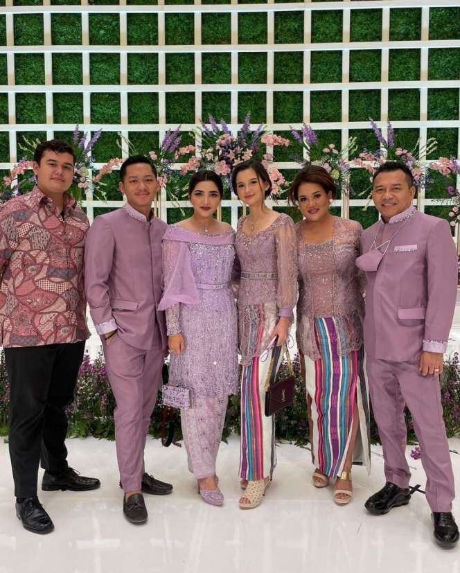 Gaya Sarah Menzel Kekasih Azriel Jadi Sorotan