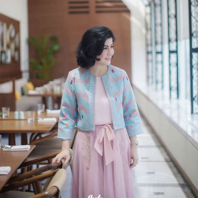 5 Pesona Ibu Bams, Desiree Tarigan yang Awet Muda dan Cantik
