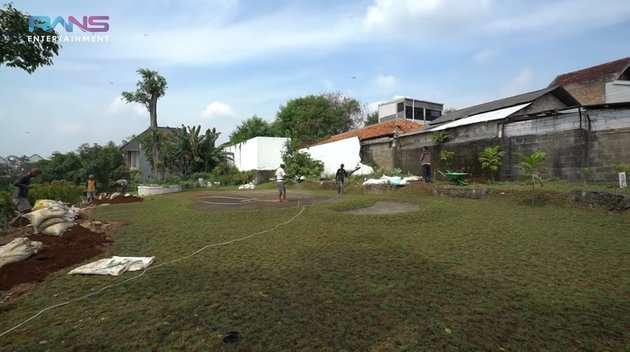 Sultan mah Bebas, Potret Raffi Ahmad Bikin Lapangan Golf