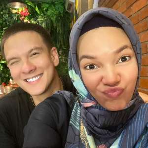 Potret Persahabatan Bertrand Antolin dan Dewi Sandra