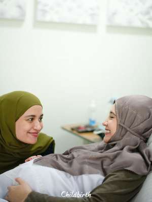 Momen Haru Zaskia Sungkar Melahirkan Anak Pertama