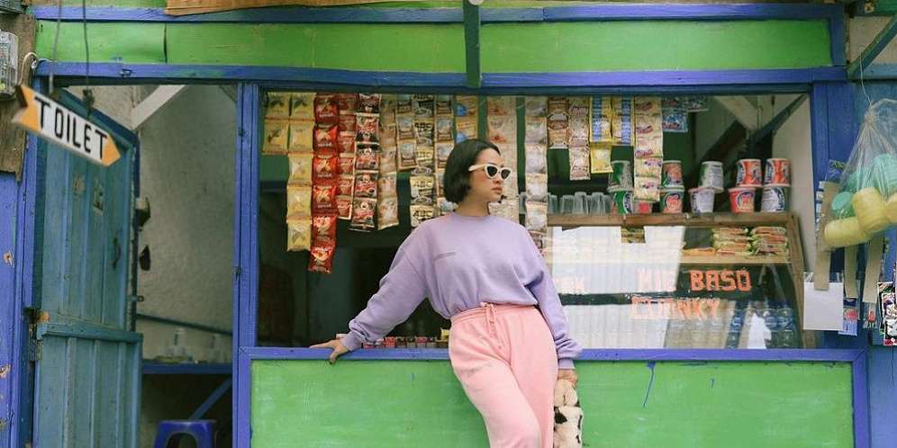 Gaya Kece Andien Aisyah Pemotretan di Tempat Anti Mainstream