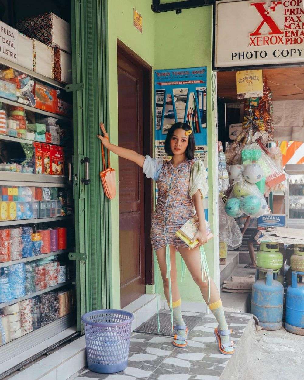 Gaya Kece Andien Aisyah Pemotretan di Tempat Anti Mainstream