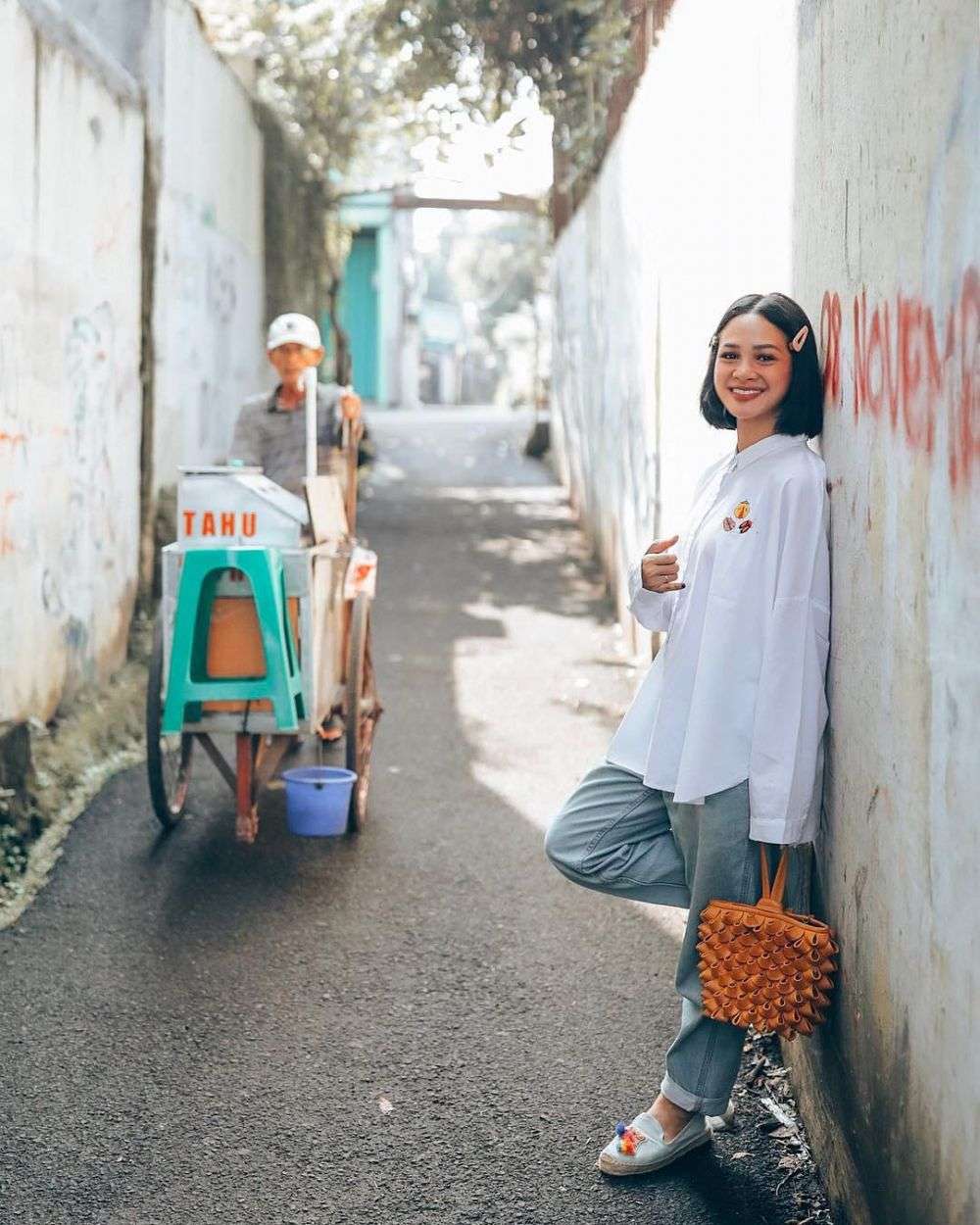 Gaya Kece Andien Aisyah Pemotretan di Tempat Anti Mainstream