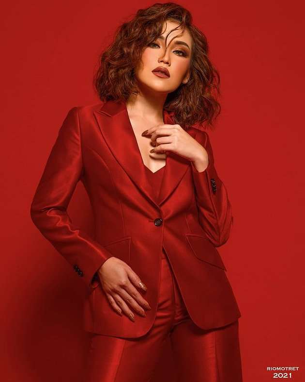 Potret Terbaru Ayu Ting Ting, Gayanya Lebih Berani!