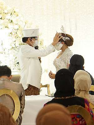 FOTO: Janji Suci Atta dan Aurel di Hadapan Jokowi-Prabowo