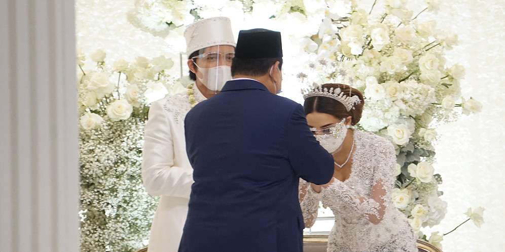 FOTO: Janji Suci Atta dan Aurel di Hadapan Jokowi-Prabowo