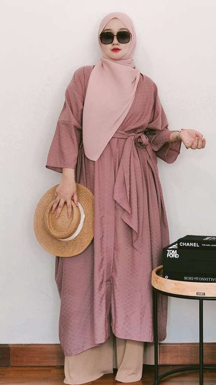 5 Gaya Fashion Hijab Ramadan ala Dian Pelangi 