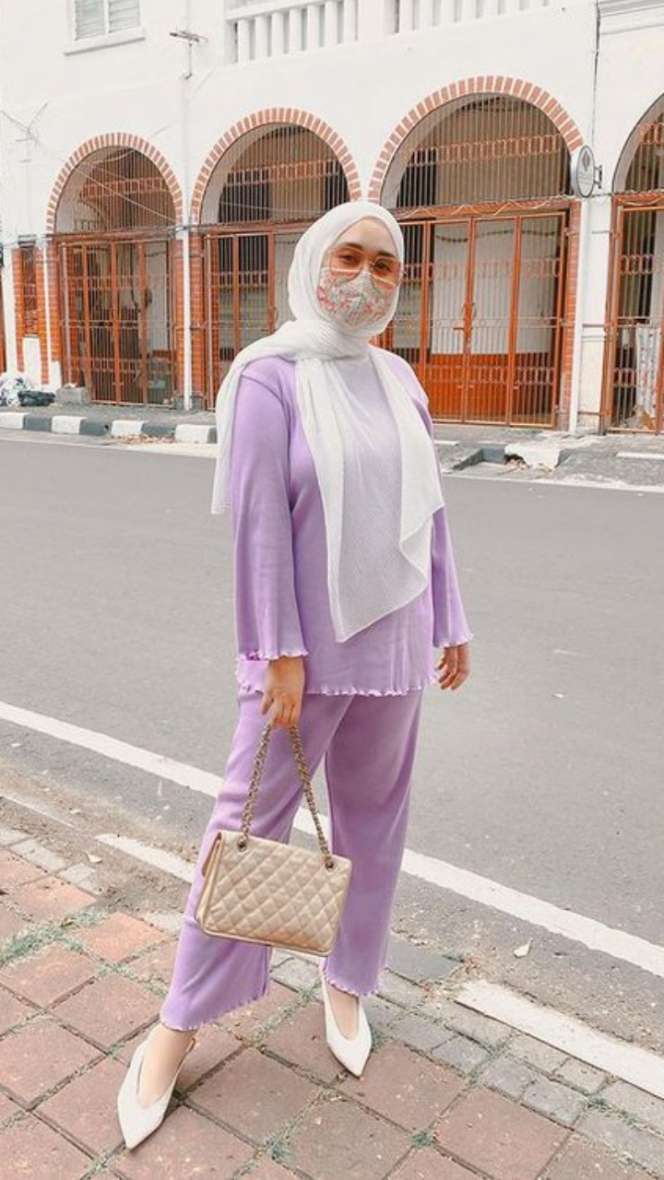 5 Gaya Fashion Hijab Ramadan ala Dian Pelangi 