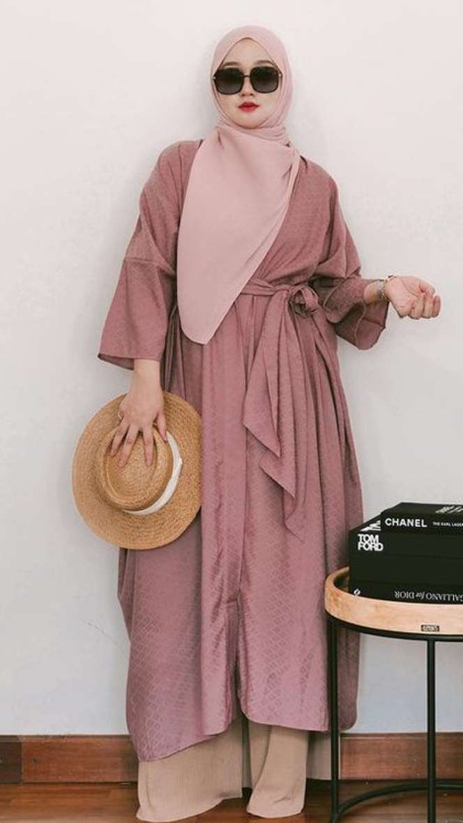 5 Gaya Fashion Hijab Ramadan ala Dian Pelangi 