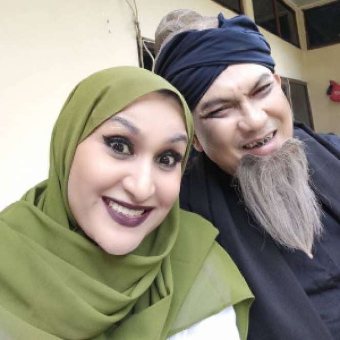 Hijrah, 5 Potret Terbaru Rita Hasan Artis Langganan Antagonis