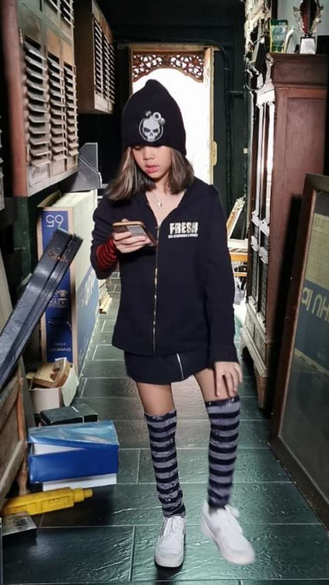 5 Potret Gaya Modis Safeea Putri Ahmad Dhani 