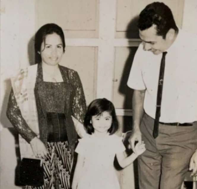 7 Foto Lawas Istri Hotma Sitompul, Masa Mudanya Cantik Banget