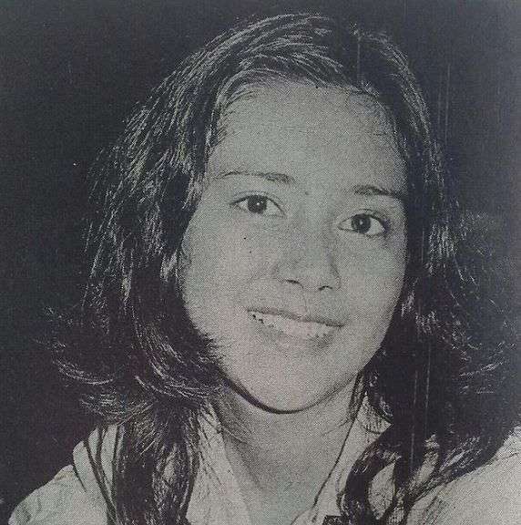 9 Potret Masa Muda Ibu Seleb, Mama Raffi Ahmad Primadona Abis!