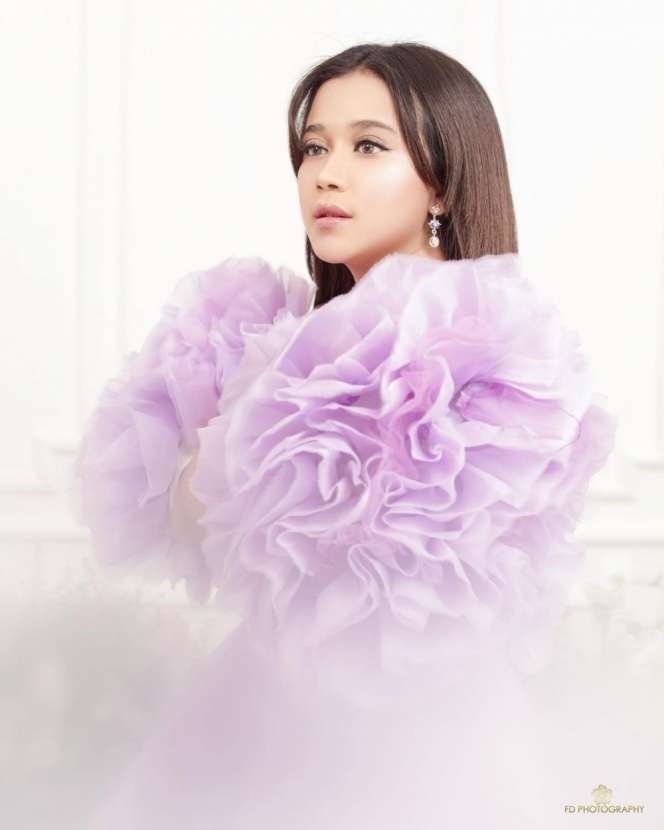 5 Gaya Brisia Jodie Saat Pemotretan Terbaru, Makin Stunning!