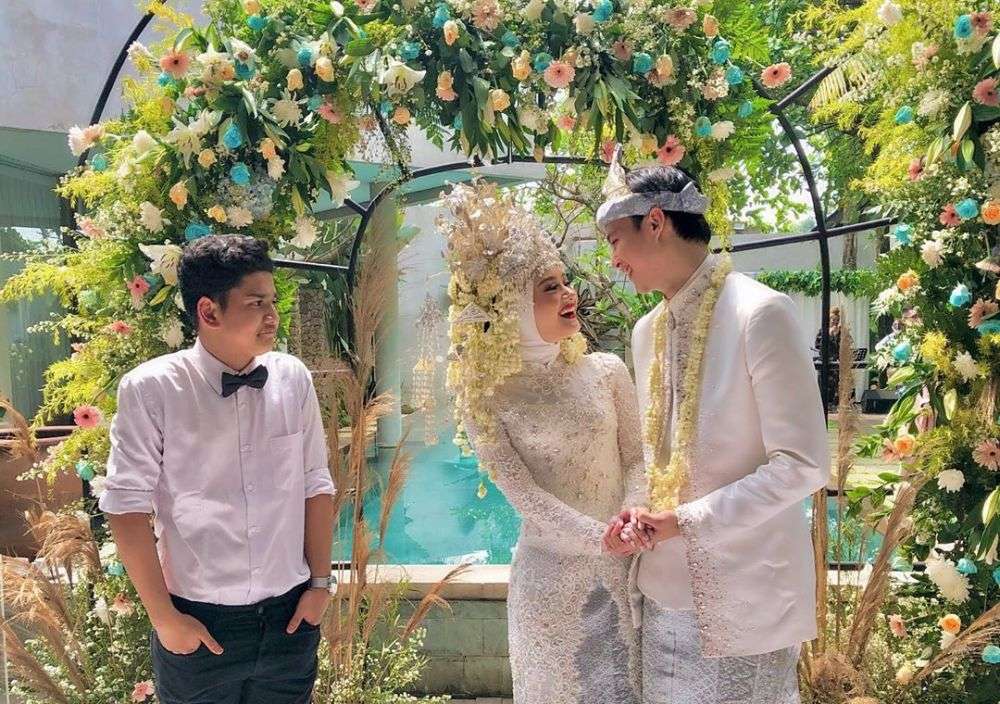 Potret 9 Seleb Jadi 'Obat Nyamuk', Raffi Ahmad Paling Kocak!