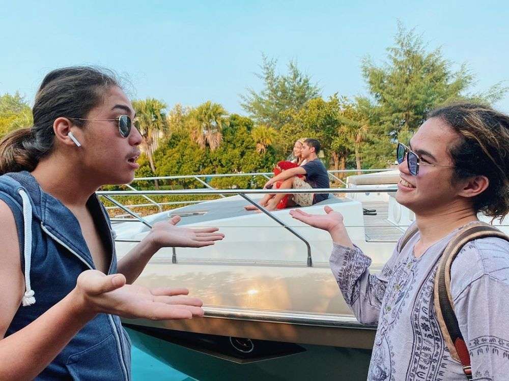 Potret 9 Seleb Jadi 'Obat Nyamuk', Raffi Ahmad Paling Kocak!