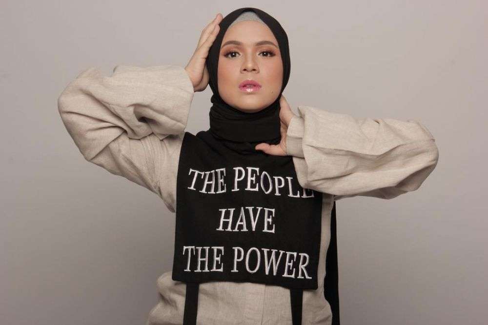 6 Potret Nycta Gina Tampil Full Makeup, Bikin Pangling!