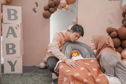 7 Pasangan Seleb Perdana Sambut Ramadan Bersama Sang Buah Hati
