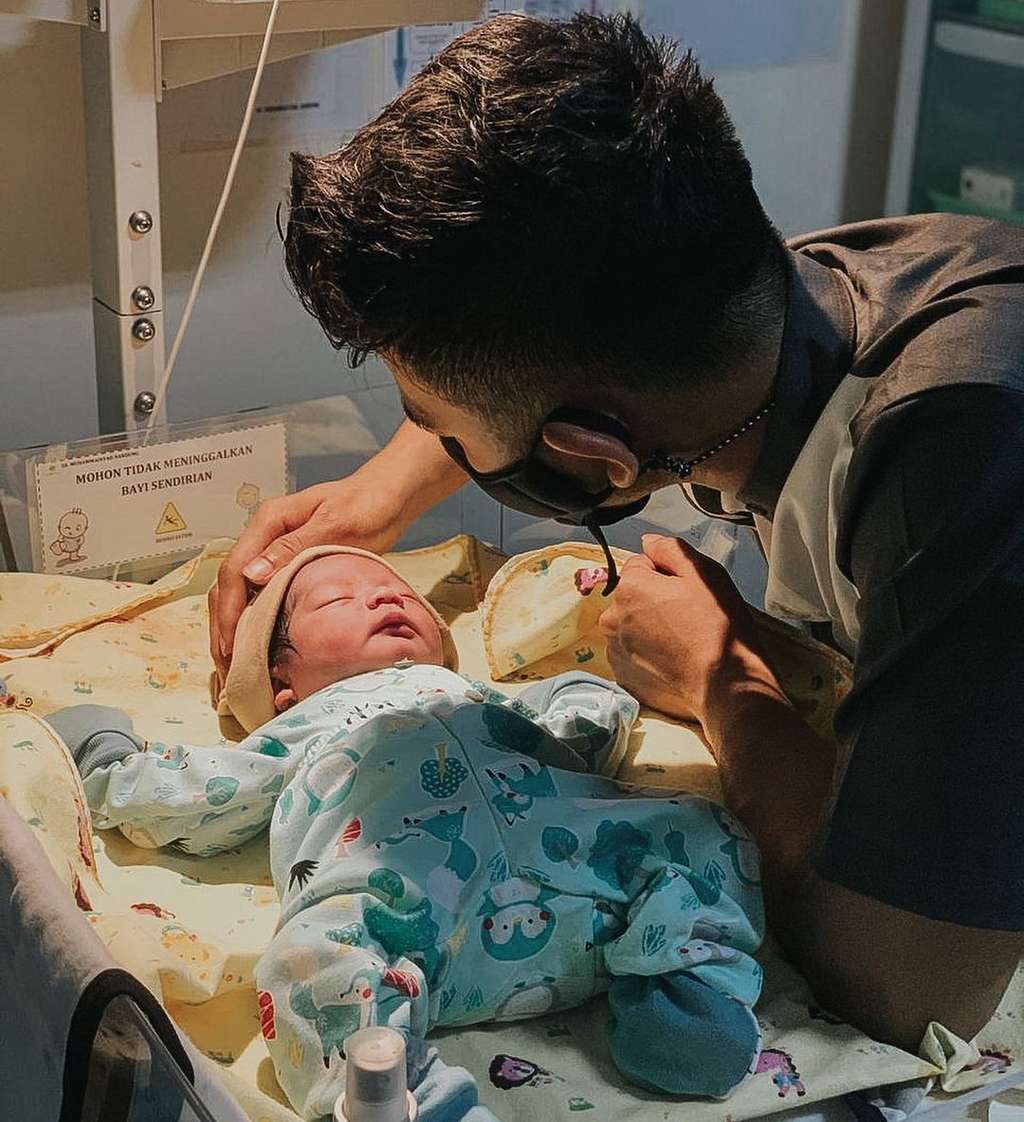 8 Potret Bayi Rizki DA dan Nadya Mustika, Bagian Wajah Disorot