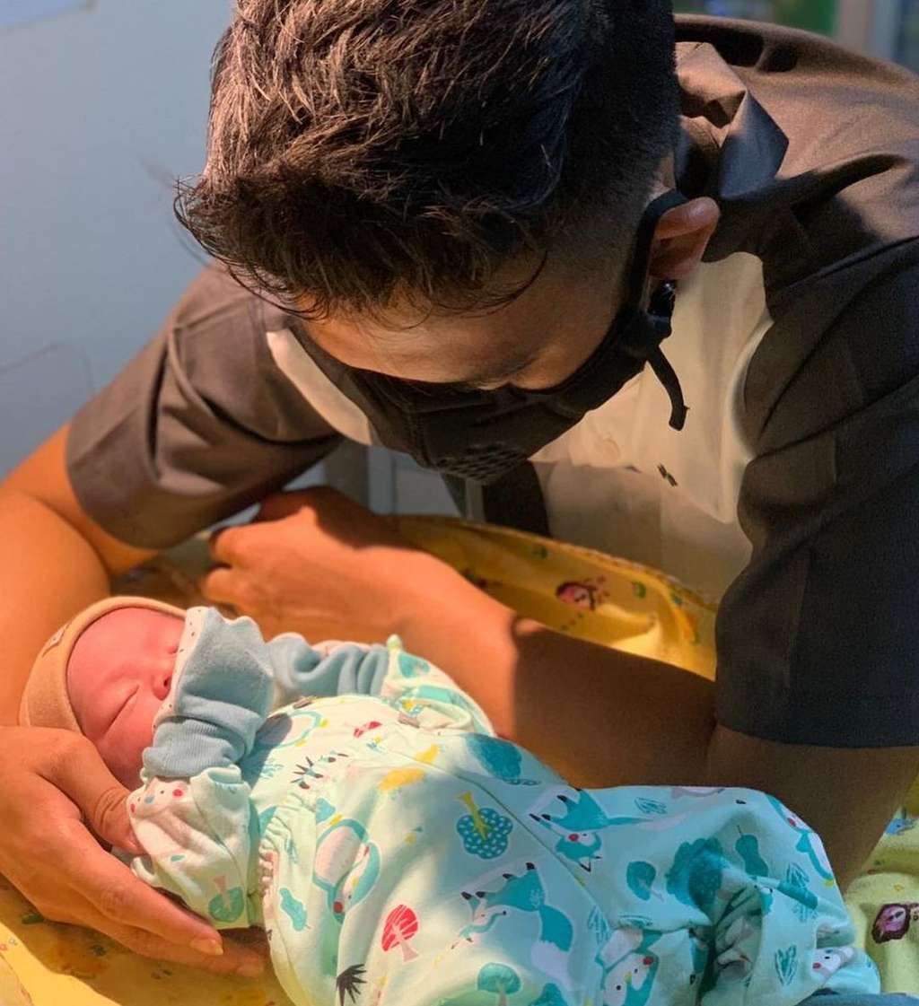 8 Potret Bayi Rizki DA dan Nadya Mustika, Bagian Wajah Disorot