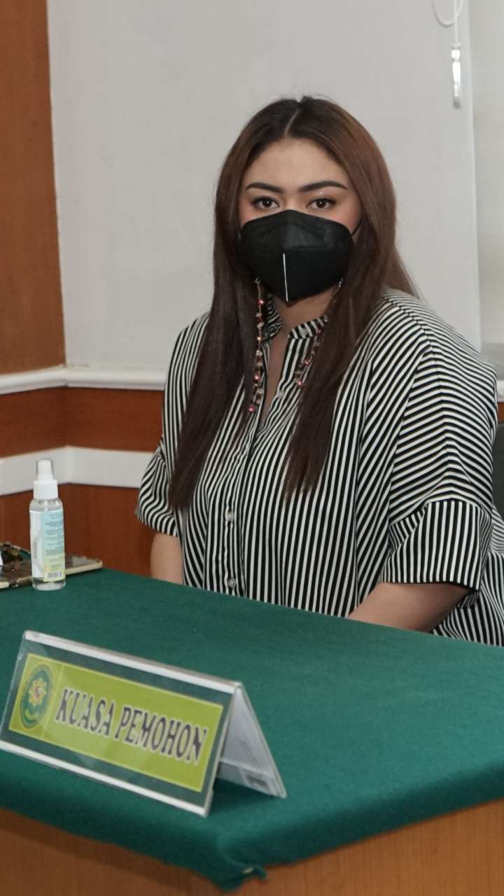 Permintaan Thalita Latief ke Dennis Lyla di Sidang Cerai  
