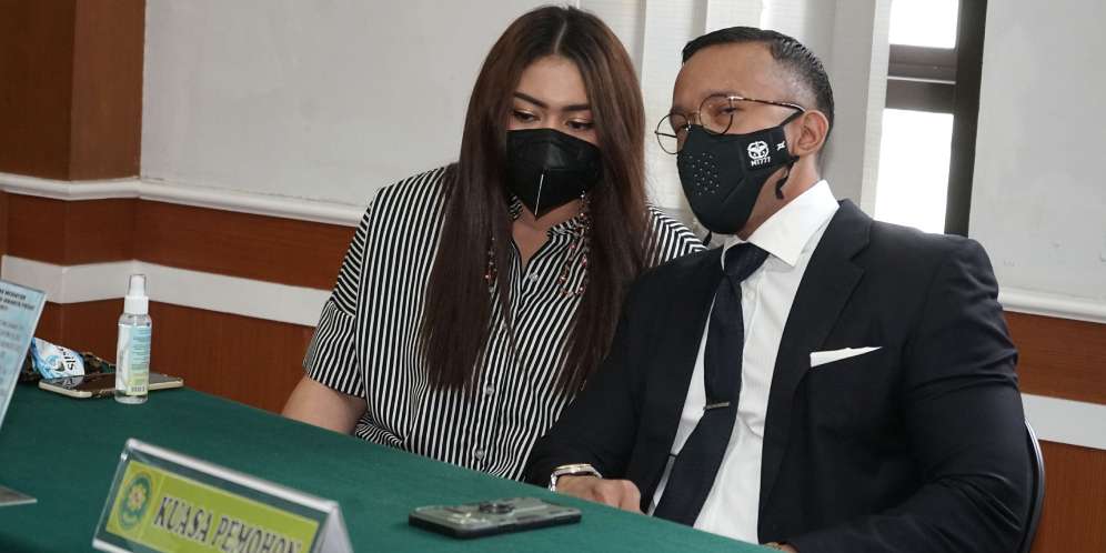 Permintaan Thalita Latief ke Dennis Lyla di Sidang Cerai  