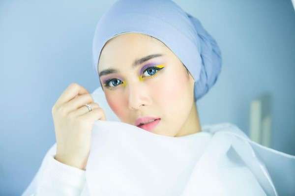 7 Gaya Widya Amelia, Istri Yoga Arizona Usai Mantap Berhijab