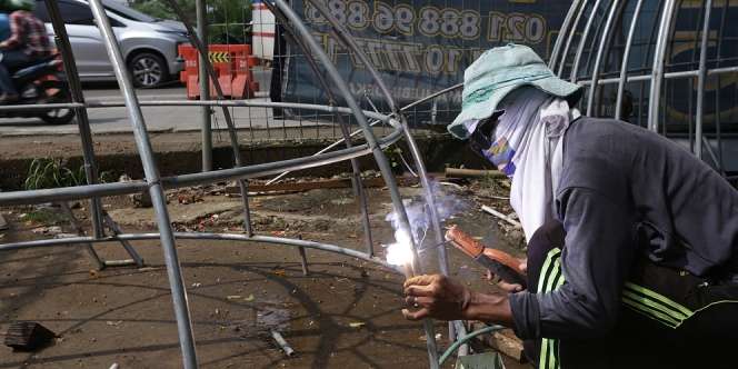 FOTO: Rezeki Ramadan Pengrajin Kubah Masjid 