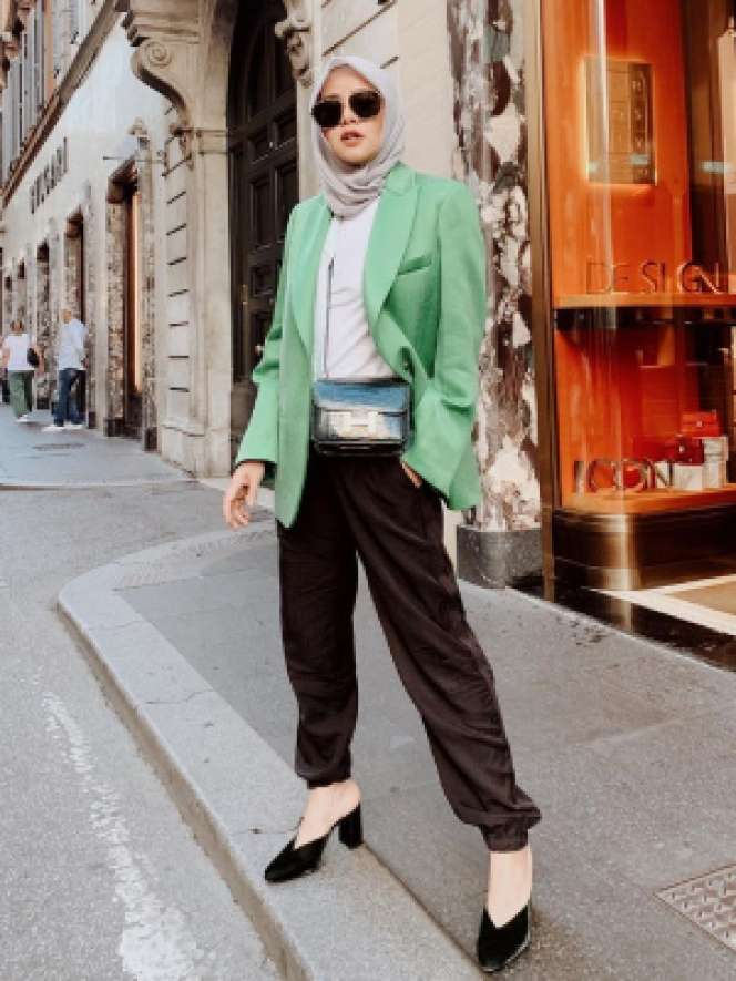 5 Potret Kaki Ramping Olla Ramlan yang Ramai Jadi Omongan