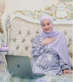 5 Outift ala Seleb Bagi Ibu Hamil, Bisa Jadi Inspirasi