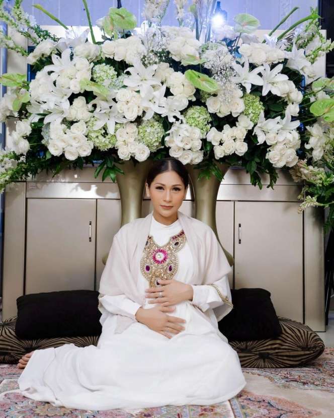 Tetap Semangat, 6 Seleb Ini Jalani Puasa Saat Hamil