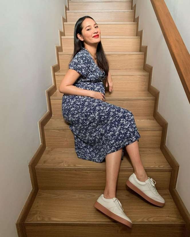 Tetap Semangat, 6 Seleb Ini Jalani Puasa Saat Hamil