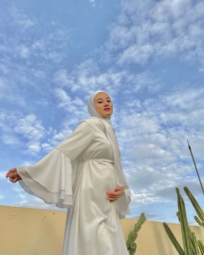 Tetap Semangat, 6 Seleb Ini Jalani Puasa Saat Hamil