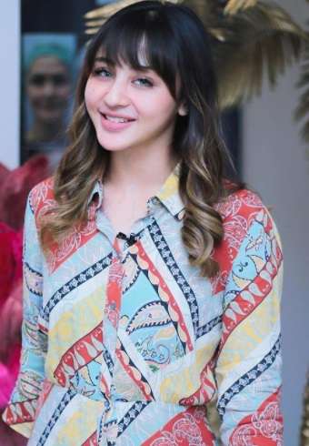 Tetap Semangat, 6 Seleb Ini Jalani Puasa Saat Hamil