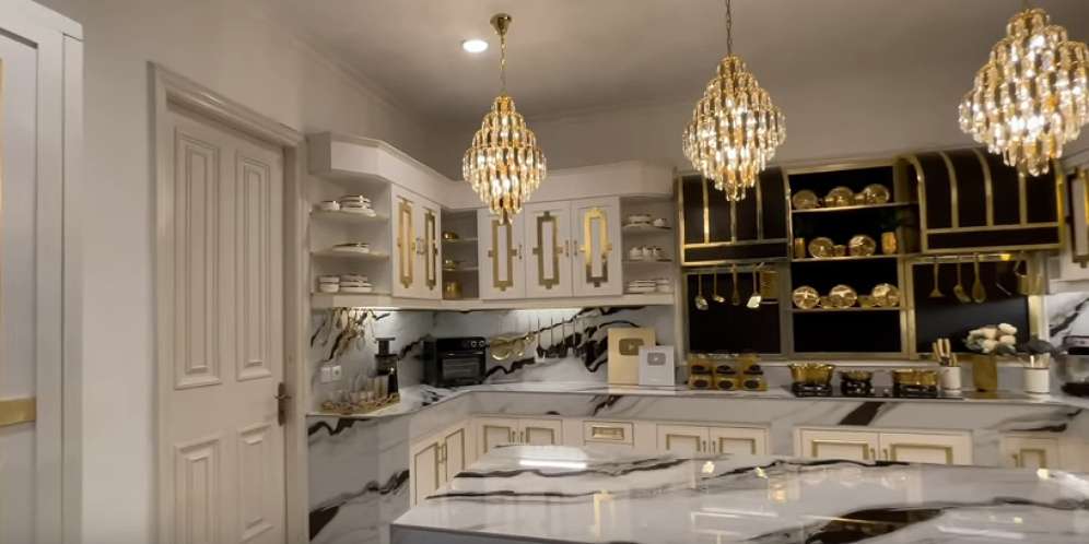 Potret Dapur Baru Tasyi Athasyia, Ada Emasnya!