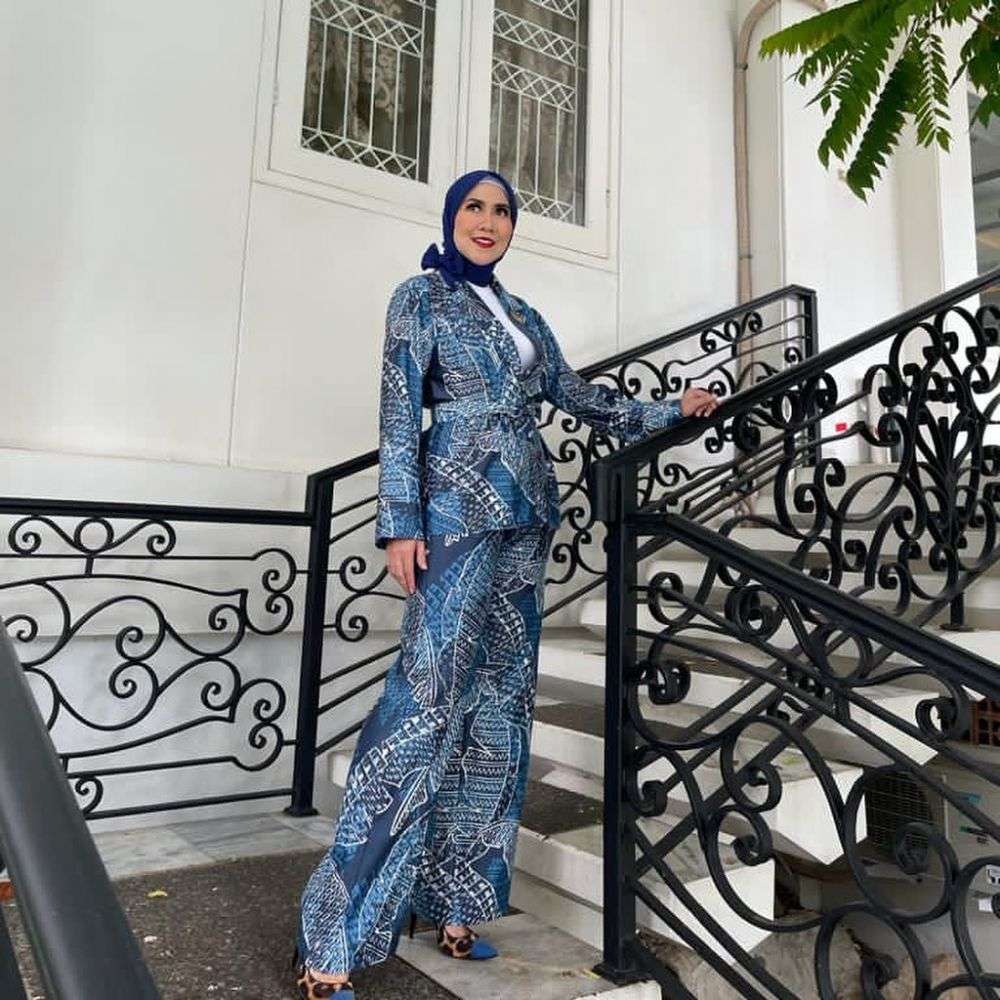 Gaya 8 Seleb Cantik Anggota DPR, Krisdayanti Paling Disorot!
