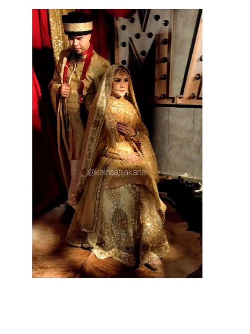 Gaya Pemotretan Ahmad Dhani dan Mulan Jameela, Bertema India