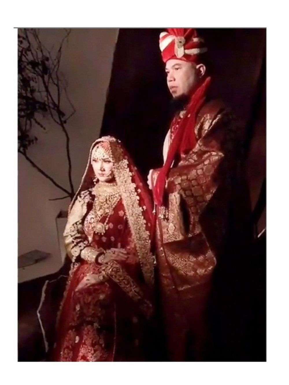 Gaya Pemotretan Ahmad Dhani dan Mulan Jameela, Bertema India