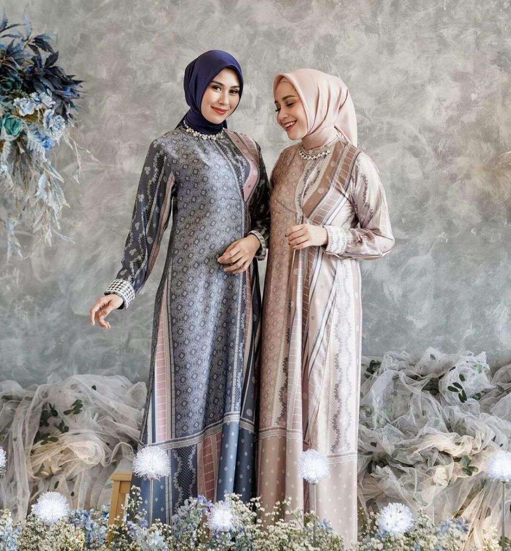 10 Potret Nagita Slavina Jadi Model Busana Muslim, Cantik Abis
