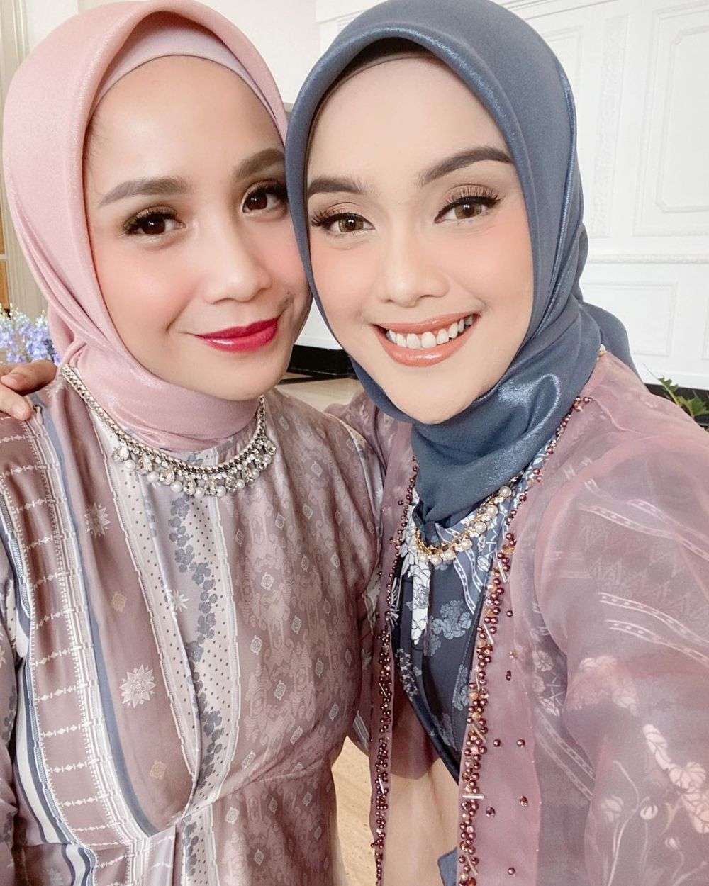 10 Potret Nagita Slavina Jadi Model Busana Muslim, Cantik Abis