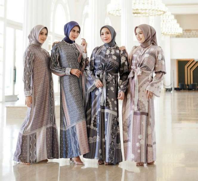 10 Potret Nagita Slavina Jadi Model Busana Muslim, Cantik Abis